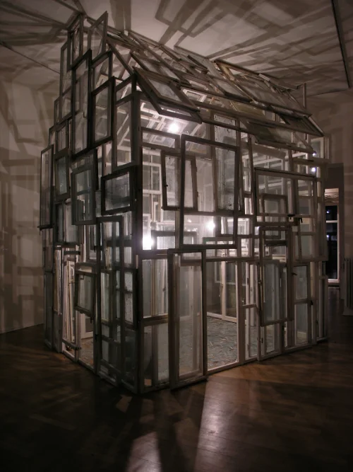 CHIHARU SHIOTA–塩田千春